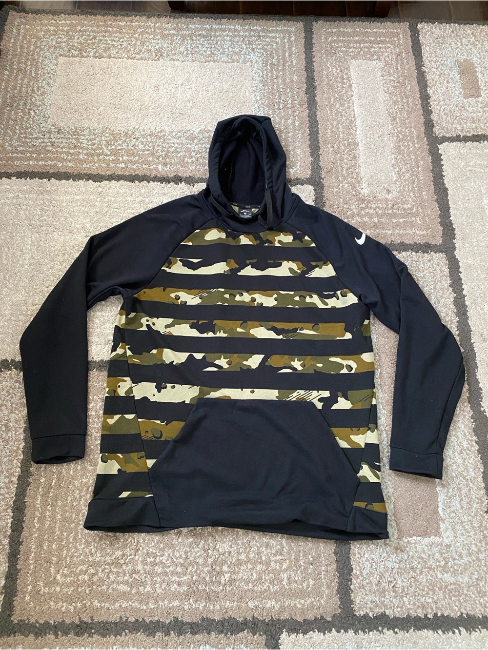 Nike dri-fit camo long sleeve hoodie men’s size XL